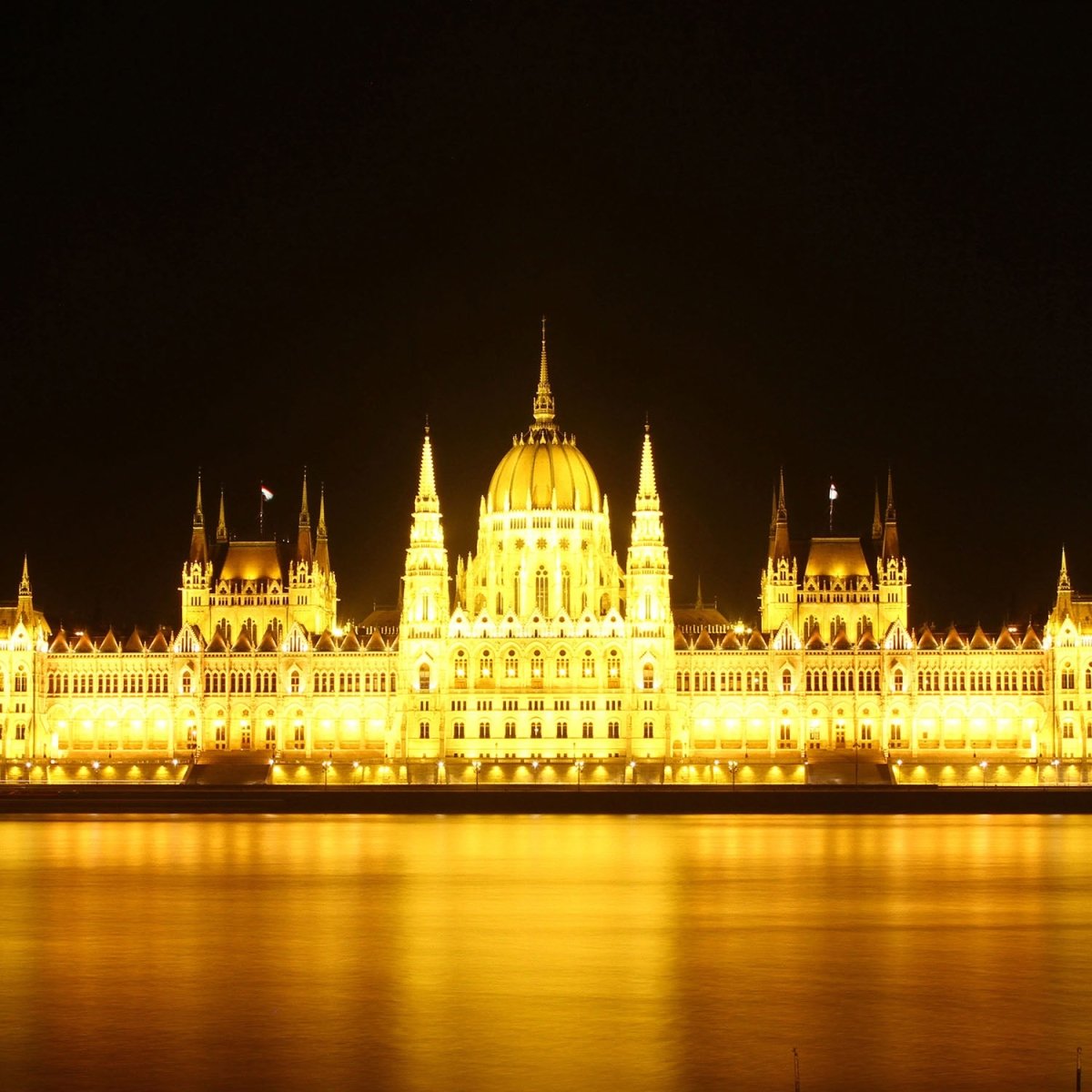 Beistelltisch Budapest bei Nacht M0226 entdecken - Bild 2 Beistelltisch Budapest bei Nacht M0226 entdecken - Bild 2