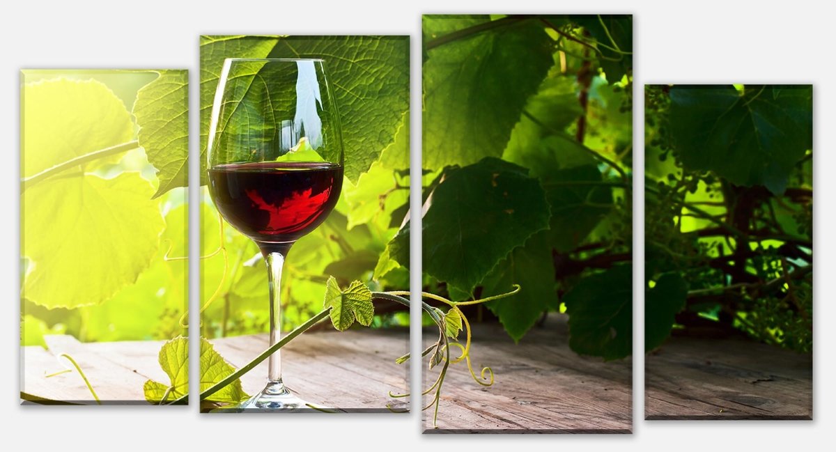 Leinwandbild Mehrteiler Glas mit Rotwein im Weinberg M0830 Leinwandbild Mehrteiler Glas mit Rotwein im Weinberg M0830