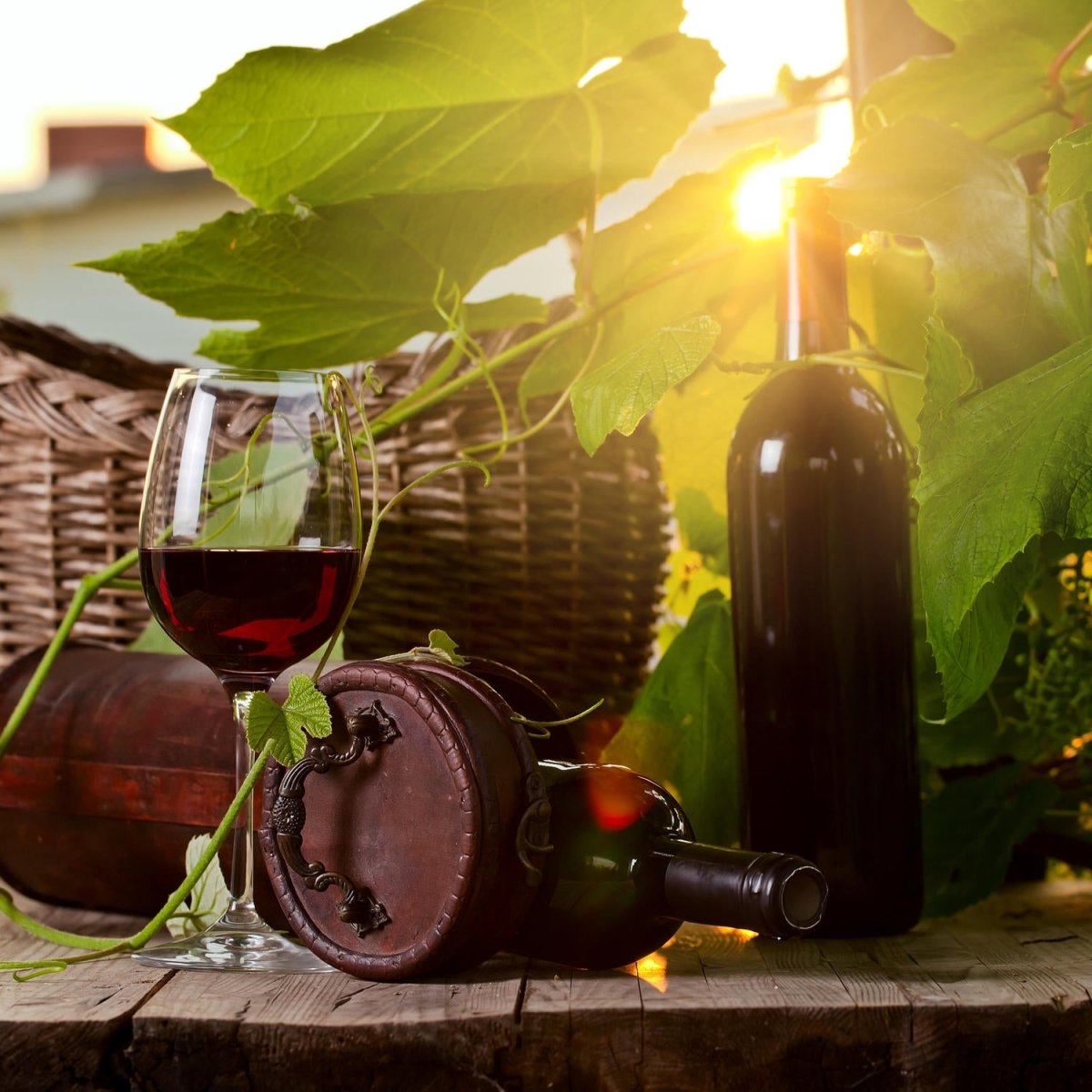 Beistelltisch Flasche und Glas mit Rotwein M0831 entdecken - Bild 2 Beistelltisch Flasche und Glas mit Rotwein M0831 entdecken - Bild 2