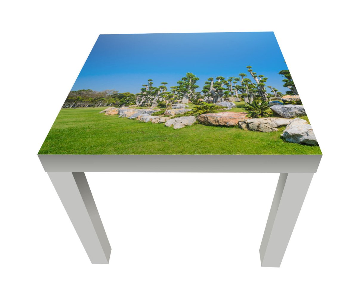 Beistelltisch Bäume und Felsen im Garten M0886 entdecken - Bild 1 Beistelltisch Bäume und Felsen im Garten M0886 entdecken - Bild 1