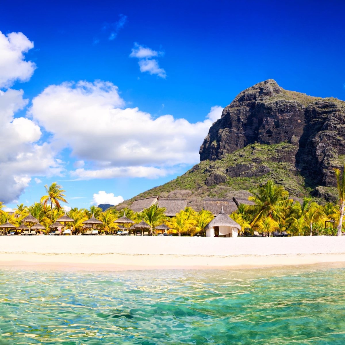 Beistelltisch Le Morne Brabant, Mauritius M0897 entdecken - Bild 2 Beistelltisch Le Morne Brabant, Mauritius M0897 entdecken - Bild 2