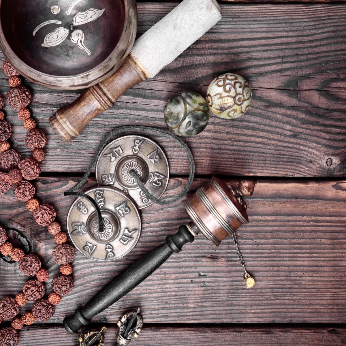 Beistelltisch Tibetische Objekte zur Meditation M0976 entdecken - Bild 2 Beistelltisch Tibetische Objekte zur Meditation M0976 entdecken - Bild 2